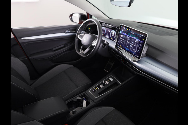 Volkswagen Golf 1.5 eTSI Life Edition GOAL 116 pk Automaat (DSG) | Verlengde garantie | Navigatie | Panoramadak | Parkeersensoren | Achteruitrijcamera | Stoelverwarming |