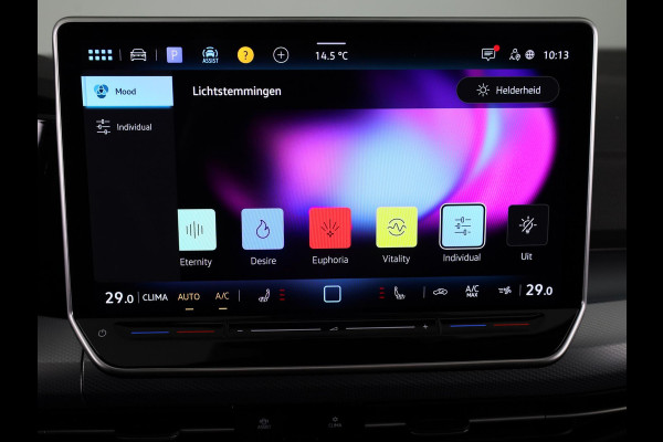 Volkswagen Golf 1.5 eTSI Life Edition GOAL 116 pk Automaat (DSG) | Verlengde garantie | Navigatie | Panoramadak | Parkeersensoren | Achteruitrijcamera | Stoelverwarming |