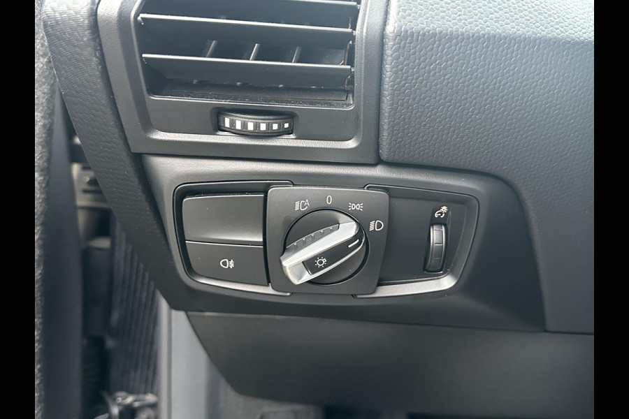 BMW i3 Dark Shadow Edition 120Ah 42 kWh VAN: €21.900,- VOOR: €19.877,- UW EINDEJAARSVOORDEEL: €2.023,- | HARMAN KARDON| ACHTERUITRIJCAMERA| STOELVERWARMING| WARMTEPOMP| COMFORT ACCESS