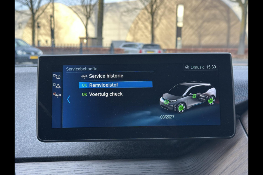 BMW i3 Dark Shadow Edition 120Ah 42 kWh VAN: €21.900,- VOOR: €19.877,- UW EINDEJAARSVOORDEEL: €2.023,- | HARMAN KARDON| ACHTERUITRIJCAMERA| STOELVERWARMING| WARMTEPOMP| COMFORT ACCESS