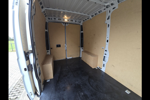 Peugeot Boxer 2.2 BlueHDi L2 H2 3.5T 140 Pk - Euro 6 - Navi - Airco - Cruise Control
