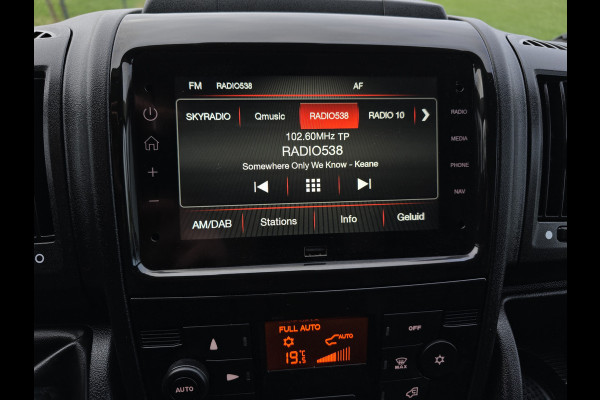 Peugeot Boxer 2.2 BlueHDi L2 H2 3.5T 140 Pk - Euro 6 - Navi - Airco - Cruise Control