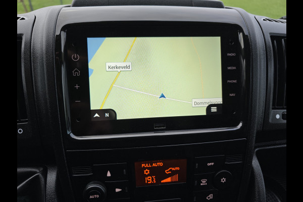 Peugeot Boxer 2.2 BlueHDi L2 H2 3.5T 140 Pk - Euro 6 - Navi - Airco - Cruise Control