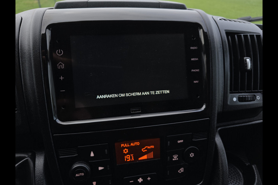 Peugeot Boxer 2.2 BlueHDi L2 H2 3.5T 140 Pk - Euro 6 - Navi - Airco - Cruise Control