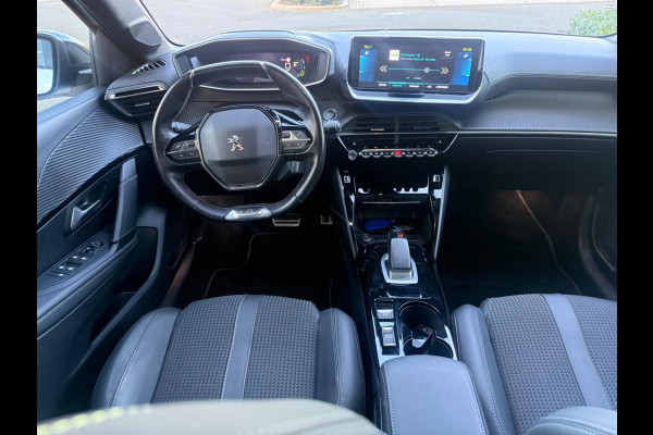 Peugeot e-208 EV GT 350 50 kWh, fase 3, panoramadak, 360 camera, 1/2 lederen sportinterieur,stoelverwarming, parelmoer, 17 inch