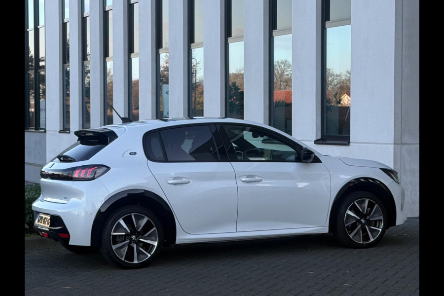 Peugeot e-208 EV GT 350 50 kWh, fase 3, panoramadak, 360 camera, 1/2 lederen sportinterieur,stoelverwarming, parelmoer, 17 inch