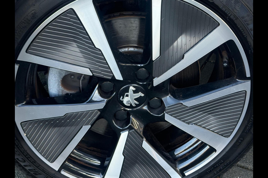 Peugeot e-208 EV GT 350 50 kWh, fase 3, panoramadak, 360 camera, 1/2 lederen sportinterieur,stoelverwarming, parelmoer, 17 inch