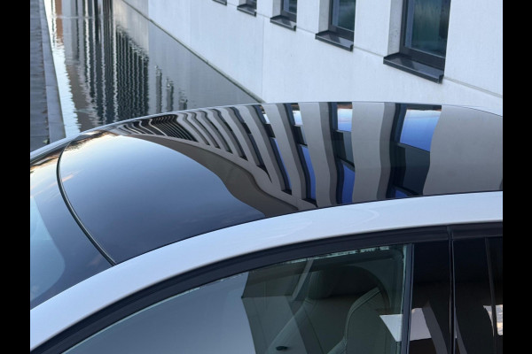 Peugeot e-208 EV GT 350 50 kWh, fase 3, panoramadak, 360 camera, 1/2 lederen sportinterieur,stoelverwarming, parelmoer, 17 inch