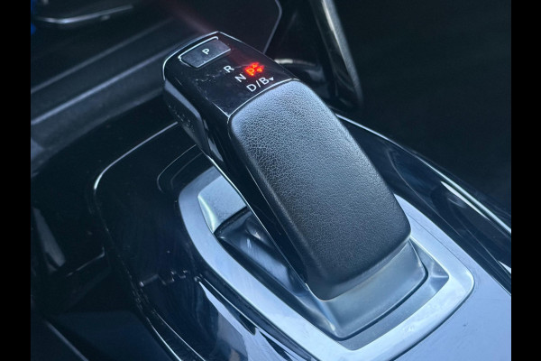 Peugeot e-208 EV GT 350 50 kWh, fase 3, panoramadak, 360 camera, 1/2 lederen sportinterieur,stoelverwarming, parelmoer, 17 inch