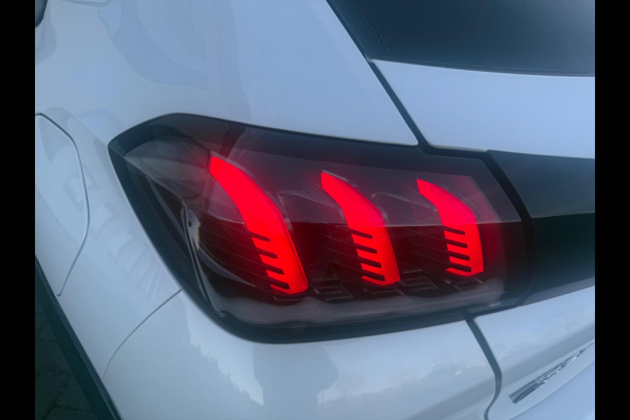 Peugeot e-208 EV GT 350 50 kWh, fase 3, panoramadak, 360 camera, 1/2 lederen sportinterieur,stoelverwarming, parelmoer, 17 inch