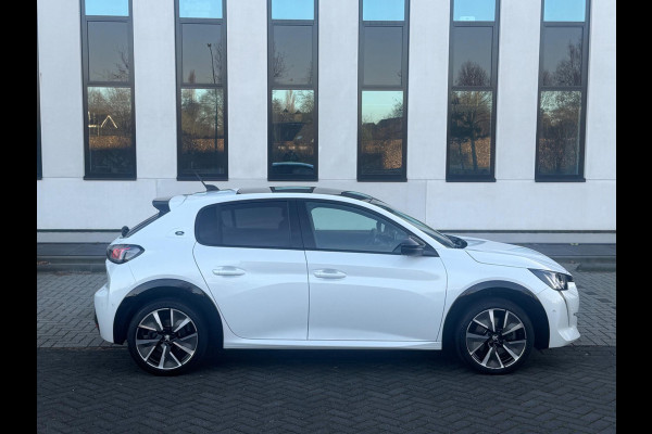 Peugeot e-208 EV GT 350 50 kWh, fase 3, panoramadak, 360 camera, 1/2 lederen sportinterieur,stoelverwarming, parelmoer, 17 inch