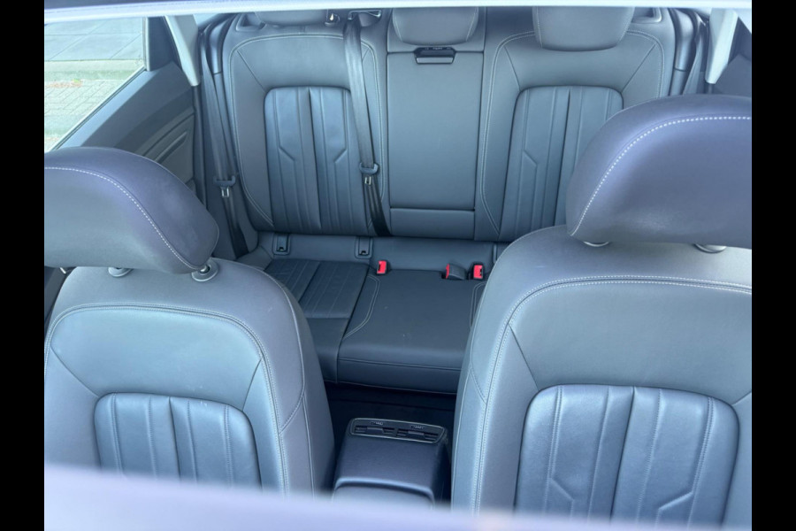 Audi e-tron 50 quattro Business edition Plus 71 kWh, panoramadak, leder, stoelverwarming, camera, NL auto met nap