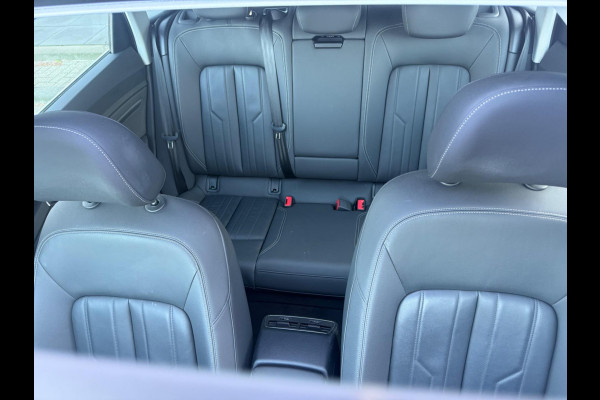 Audi e-tron 50 quattro Business edition Plus 71 kWh, panoramadak, leder, stoelverwarming, camera, NL auto met nap