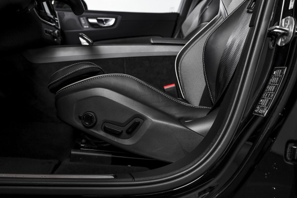 Volvo XC60 2.0 T6 Plug-in hybrid AWD Plus Black Edition | S/K-Panodak | Dig. Cockpit | Adapt. Cruise | Memory Stoelen | Elek. Klep | Stoel-+stuurverw. | 360 Camera | NAV+App. Connect | ECC | LM 21" | 2762