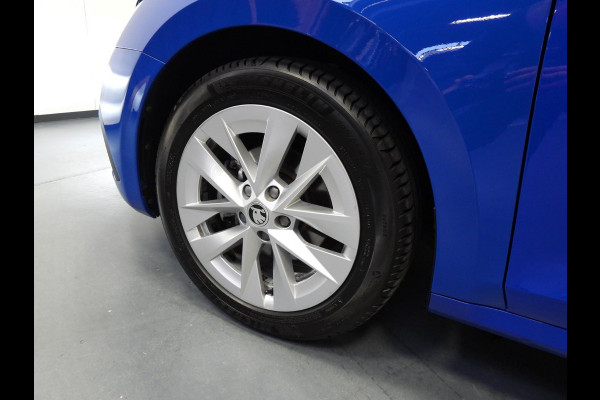 Škoda Octavia Combi 1.0 TSI Business Edition NAVI/VIRTUAL/LED/TREKH/17"LMV!