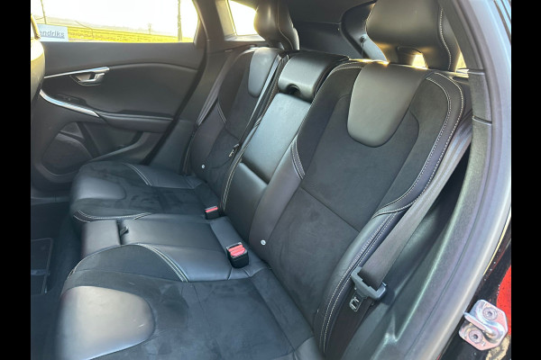 Volvo V40 1.5 T3 153pk Polar+ Sport Automaat | Pano | Trekhaak 1500kg | H&K | occasion