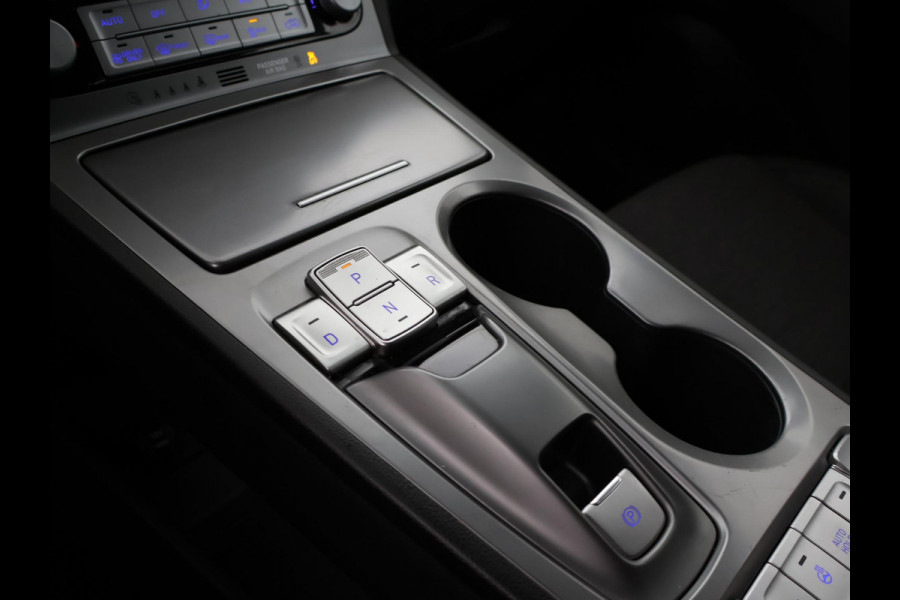 Hyundai Kona 64 kWh 204 PK AUT. + CAMERA | APPLE CARPLAY | STUURVERW. | STOELVERW. | LED | BTW AUTO