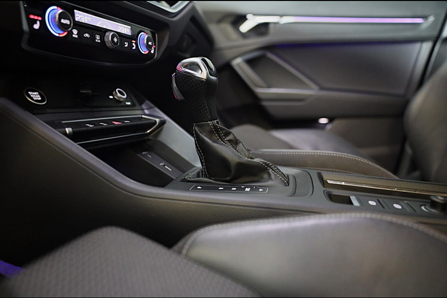Audi Q3 35 TFSI RSQ3 Look / AUT / Virtual Cockpit / Lane Assist / Dode Hoek / Elek Stoelen / Led / Pdc / 21 Inch