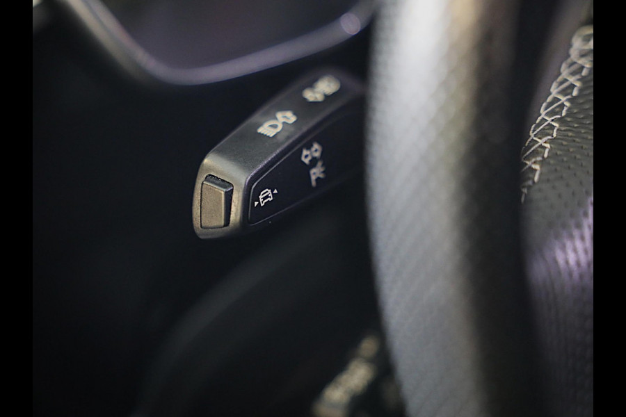 Audi Q3 35 TFSI RSQ3 Look / AUT / Virtual Cockpit / Lane Assist / Dode Hoek / Elek Stoelen / Led / Pdc / 21 Inch