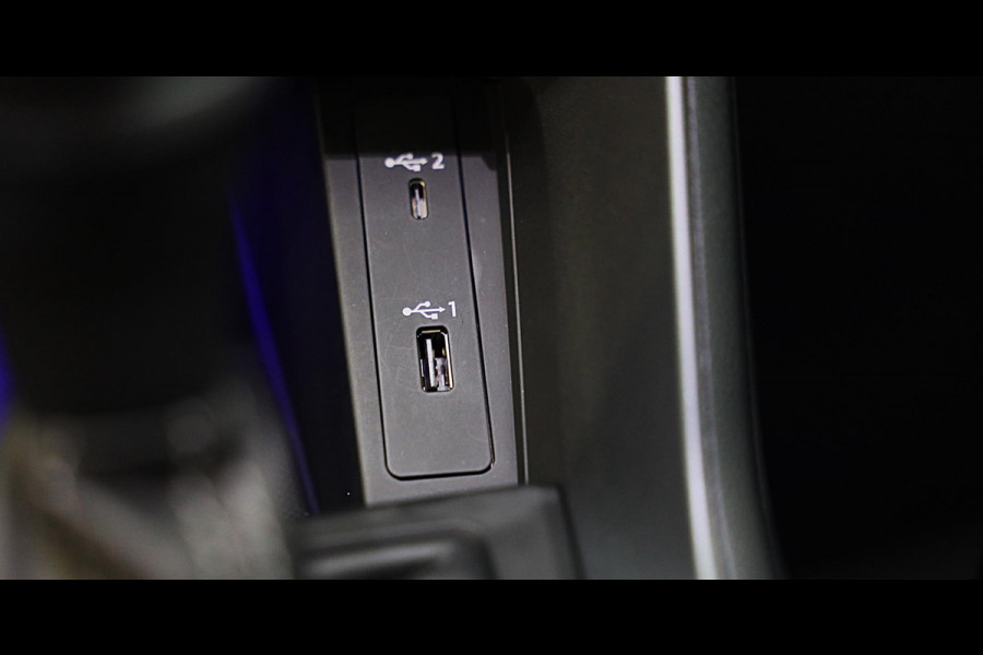 Audi Q3 35 TFSI RSQ3 Look / AUT / Virtual Cockpit / Lane Assist / Dode Hoek / Elek Stoelen / Led / Pdc / 21 Inch