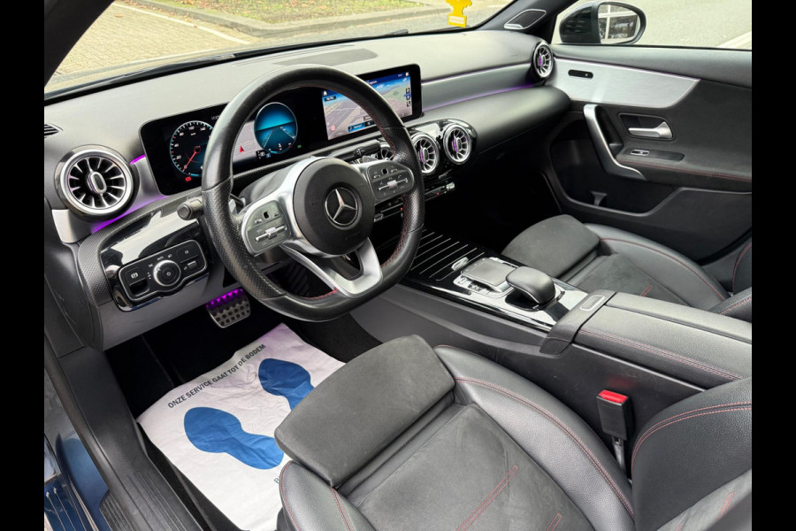 Mercedes-Benz A-Klasse 220 4MATIC Premium Plus LEER/NAV/PANO