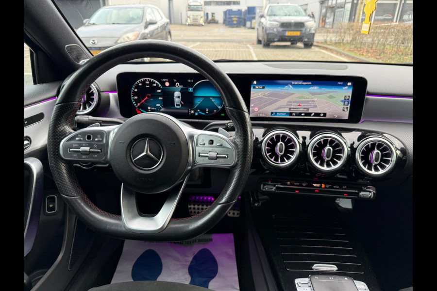 Mercedes-Benz A-Klasse 220 4MATIC Premium Plus LEER/NAV/PANO