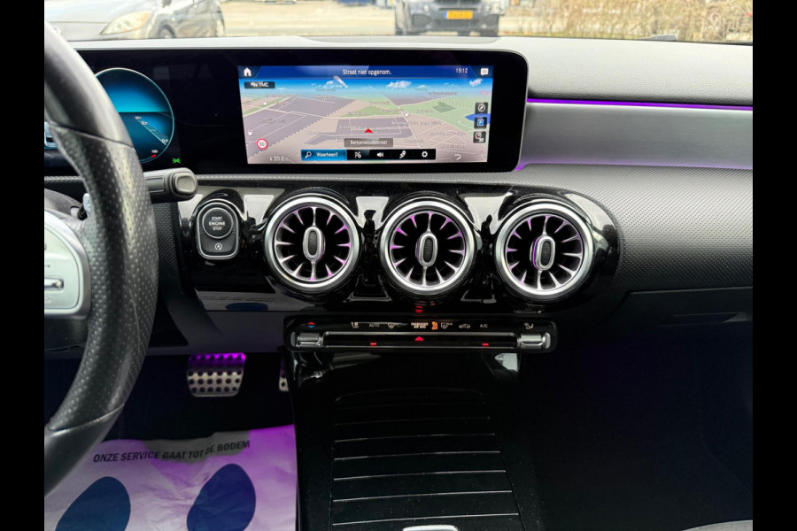 Mercedes-Benz A-Klasse 220 4MATIC Premium Plus LEER/NAV/PANO