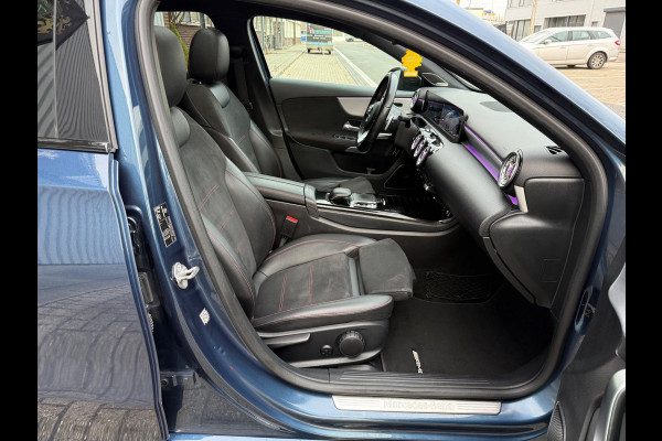 Mercedes-Benz A-Klasse 220 4MATIC Premium Plus LEER/NAV/PANO