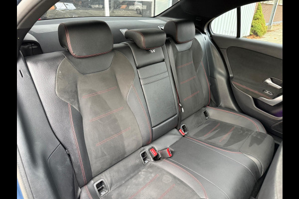Mercedes-Benz A-Klasse 220 4MATIC Premium Plus LEER/NAV/PANO