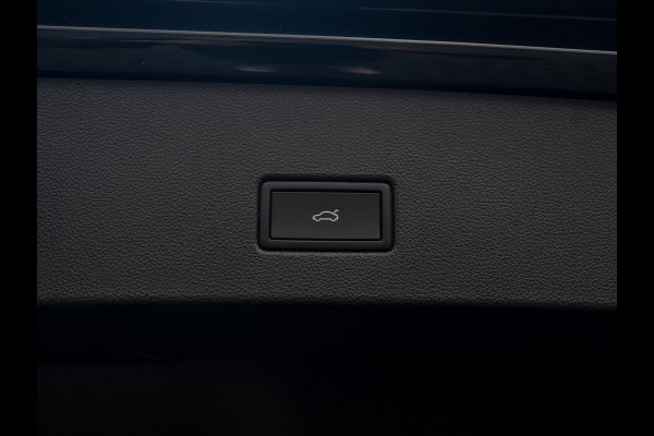 Volkswagen T-Roc 1.5 TSI R-Line | Panodak | Keyless | Side Assist | Elk. A-klep | IQ Light | Camera | Prijs Rijklaar!!