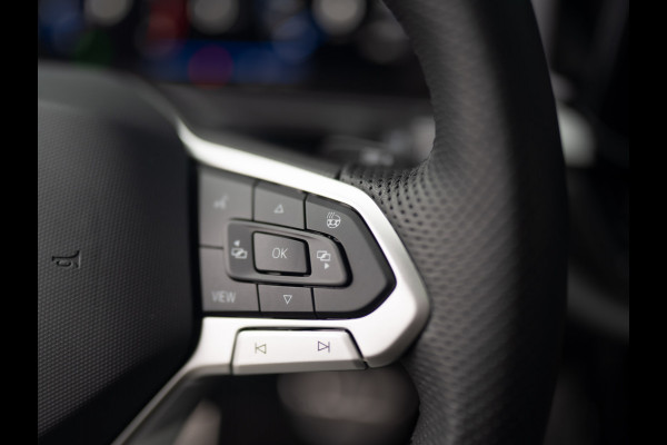 Volkswagen T-Roc 1.5 TSI R-Line | Panodak | Keyless | Side Assist | Elk. A-klep | IQ Light | Camera | Prijs Rijklaar!!