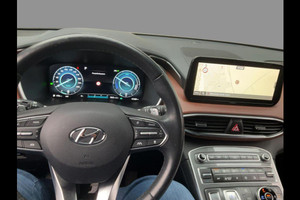 Hyundai Santa Fe 1.6 T-GDI PHEV Premium Plus Sky | Panoramadak | Complete historie | Vol leder | Comfortstoelen voorin (inclusief ventilatie / stoelverwarming) | Achteruitrijcamera | Vierwielaandrijving | Geuheugenstoelen