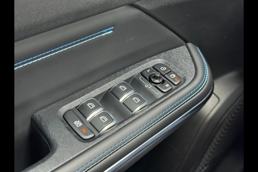 Lynk & Co 01 1.5 Black Edition Panoramadak/360° Camera/ACC/Stoelverwarming