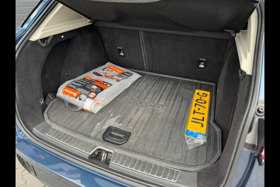 Lynk & Co 01 1.5 Black Edition Panoramadak/360° Camera/ACC/Stoelverwarming