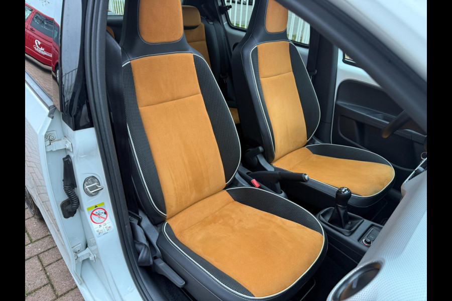 Volkswagen up! 1.0 TSI BMT high up! | Pano | Camera | PDC