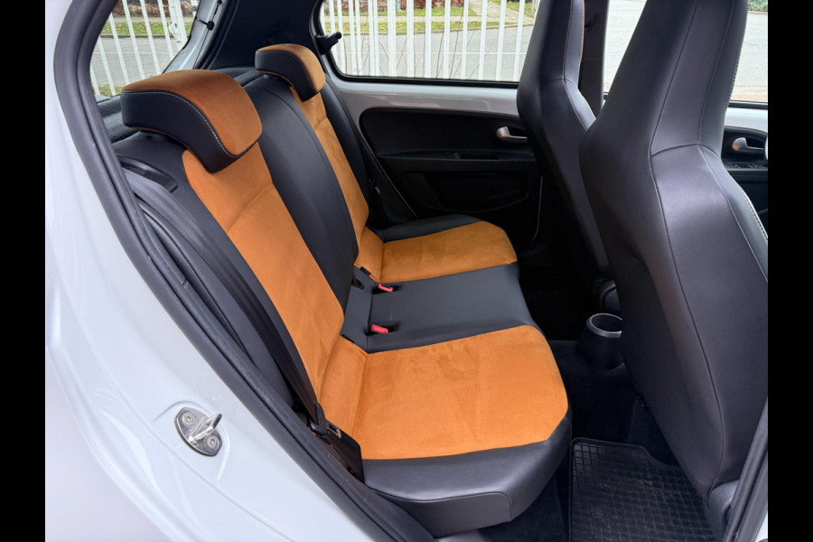 Volkswagen up! 1.0 TSI BMT high up! | Pano | Camera | PDC