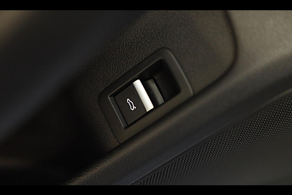 Audi A5 Sportback 2.0 TFSI S Line / AUT /190 Pk / Virtual Cockpit / ACC / Open Panoramadak / Navi / Led / Pdc / 19 Inch / Trekhaak