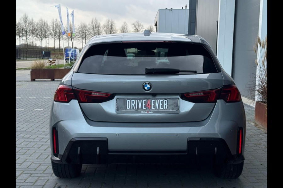 BMW 1-serie 120i M PACK 2025 LEDER SPORTVELGEN H&K LED WIDESCREEN