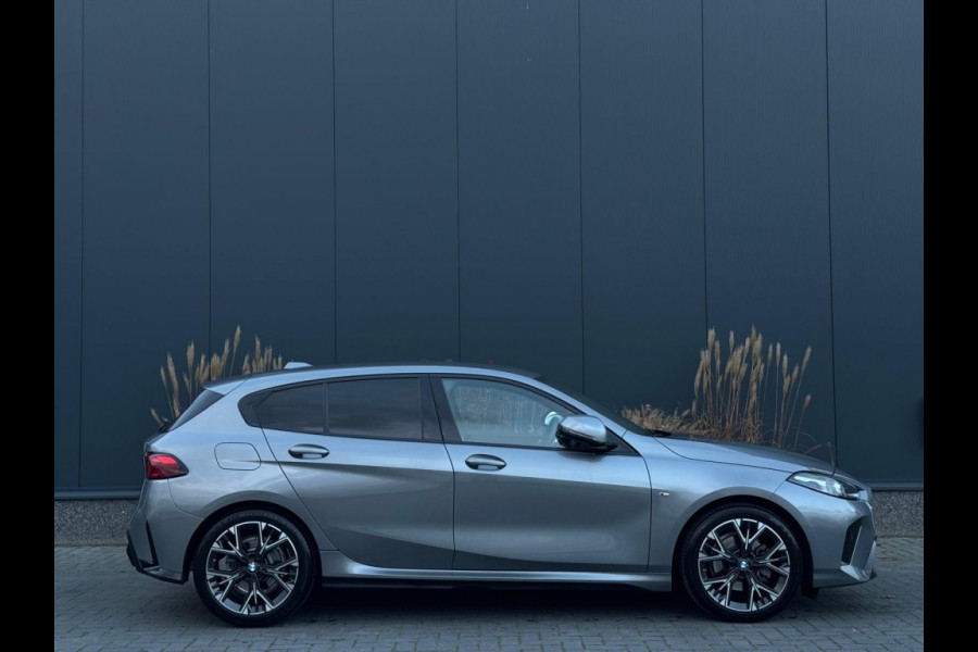 BMW 1-serie 120i M PACK 2025 LEDER SPORTVELGEN H&K LED WIDESCREEN