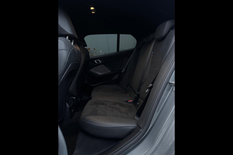 BMW 1-serie 120i M PACK 2025 LEDER SPORTVELGEN H&K LED WIDESCREEN