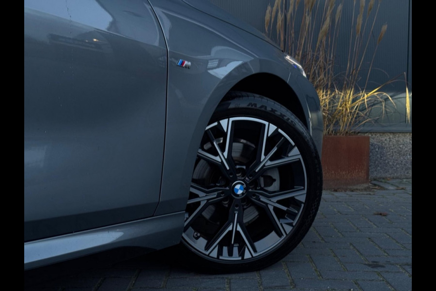 BMW 1-serie 120i M PACK 2025 LEDER SPORTVELGEN H&K LED WIDESCREEN