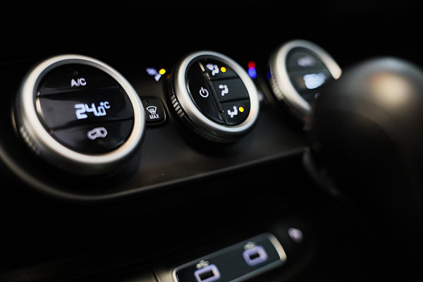 Fiat 500X 1.5 Hybrid RED Cabrio / Acc / Lane Assist / Dode Hoek / Camera / Navi / Ecc / Elek Pakket / Led / Pdc / 18 Inch