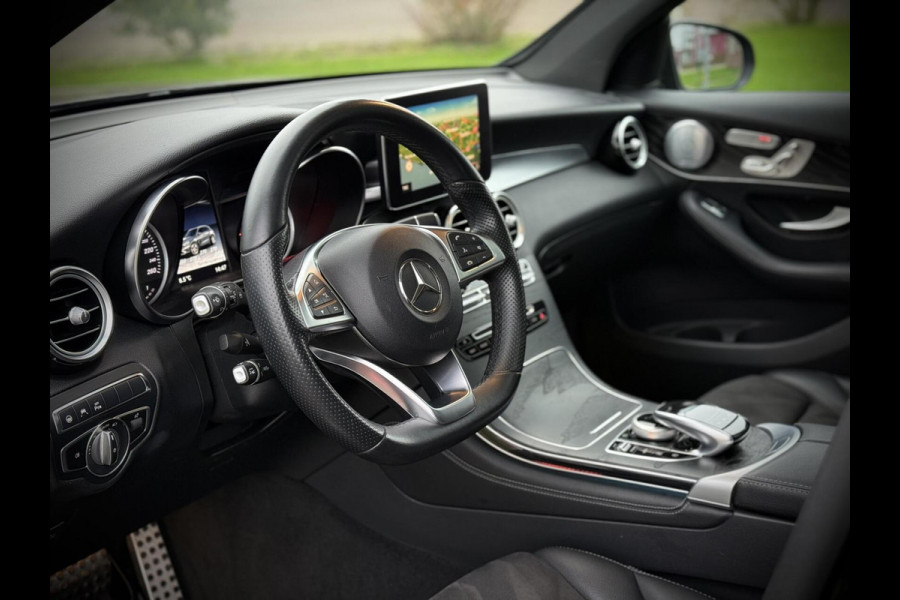 Mercedes-Benz GLC 300 4MATIC AMG Panoramadak|Luchtvering|Burmester®|Camera|Night pakket|Elektr. verst. stoelen