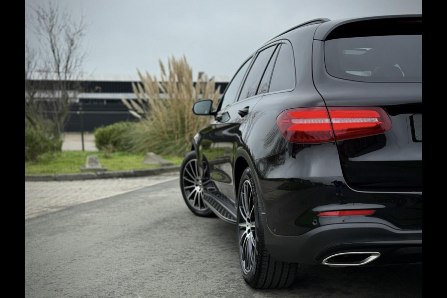Mercedes-Benz GLC 300 4MATIC AMG Panoramadak|Luchtvering|Burmester®|Camera|Night pakket|Elektr. verst. stoelen