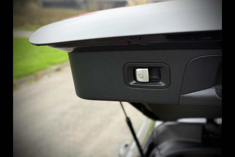 Mercedes-Benz GLC 300 4MATIC AMG Panoramadak|Luchtvering|Burmester®|Camera|Night pakket|Elektr. verst. stoelen