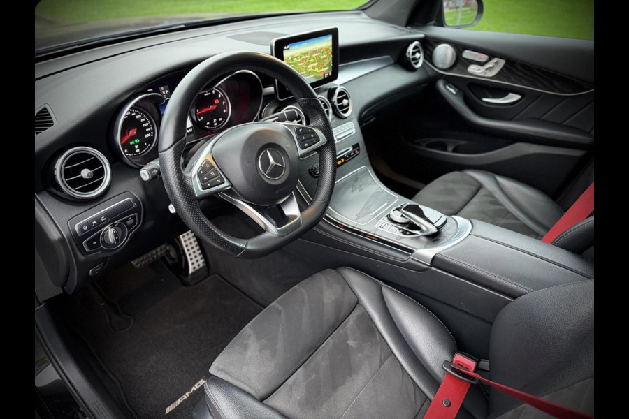 Mercedes-Benz GLC 300 4MATIC AMG Panoramadak|Luchtvering|Burmester®|Camera|Night pakket|Elektr. verst. stoelen