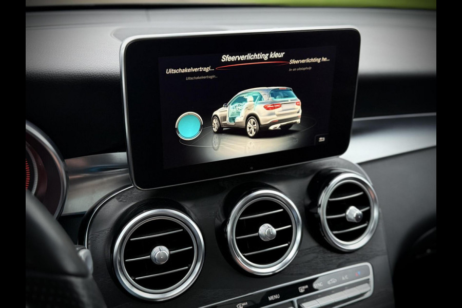 Mercedes-Benz GLC 300 4MATIC AMG Panoramadak|Luchtvering|Burmester®|Camera|Night pakket|Elektr. verst. stoelen
