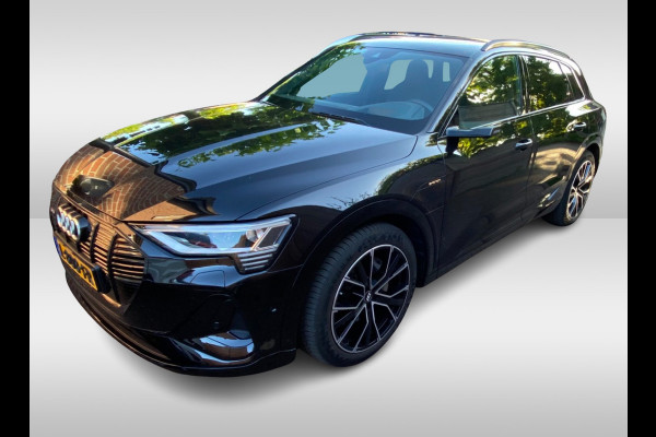 Audi e-tron e-tron 50 quattro Launch edition Vorsprung 71 kWh S-line / Panoramadak / 360Camera / Head-up / Softclose / RS Seats / 22'' / Luchtvering / Keyless / Virtual Cockpit / DAB / Stoelverwarming / ACC