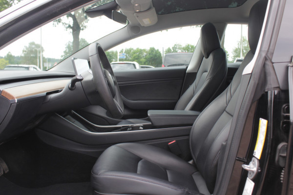 Tesla Model 3 Long Range AWD 75 kWh / Autopilot / Panoramadak / Camera / Premium Audio / 18'' / Leder / Navigatie / ACC