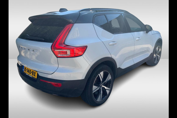 Volvo XC40 Recharge P8 AWD R-Design / Trekhaak / Panoramadak / Camera / Keyless / Harman Kardon / 19'' / Half leder / Stuur+Stoelverwarming / DAB / Dodehoek / ACC